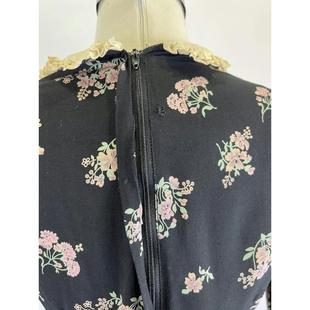Vintage 70s Black Floral Collared along Sleeve Maxi Dress - Picture 4 of 9